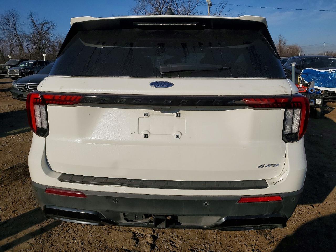 2025 FORD EXPLORER ST-LINE photo 6