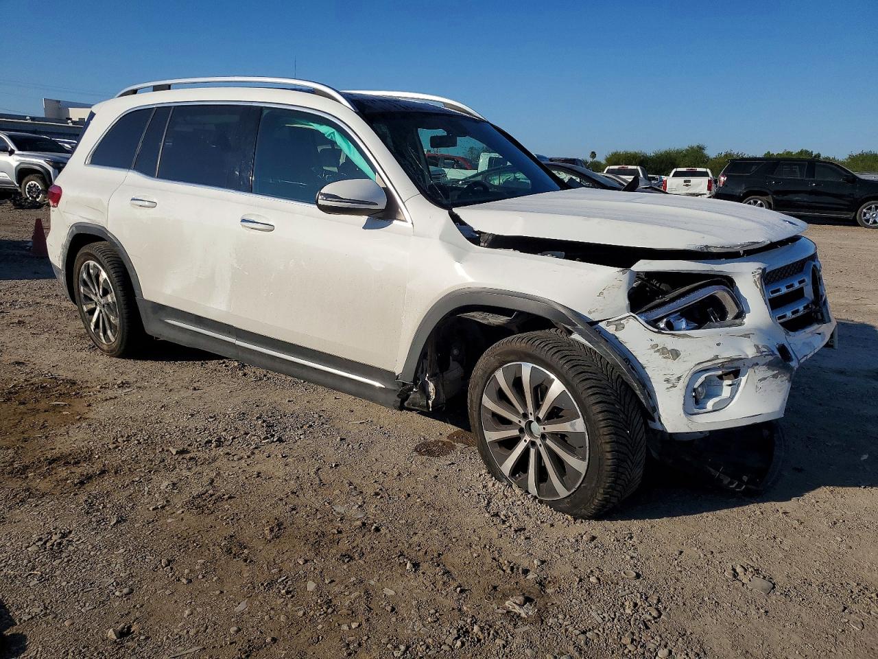 2021 MERCEDES-BENZ GLB 250 4MATIC photo 4