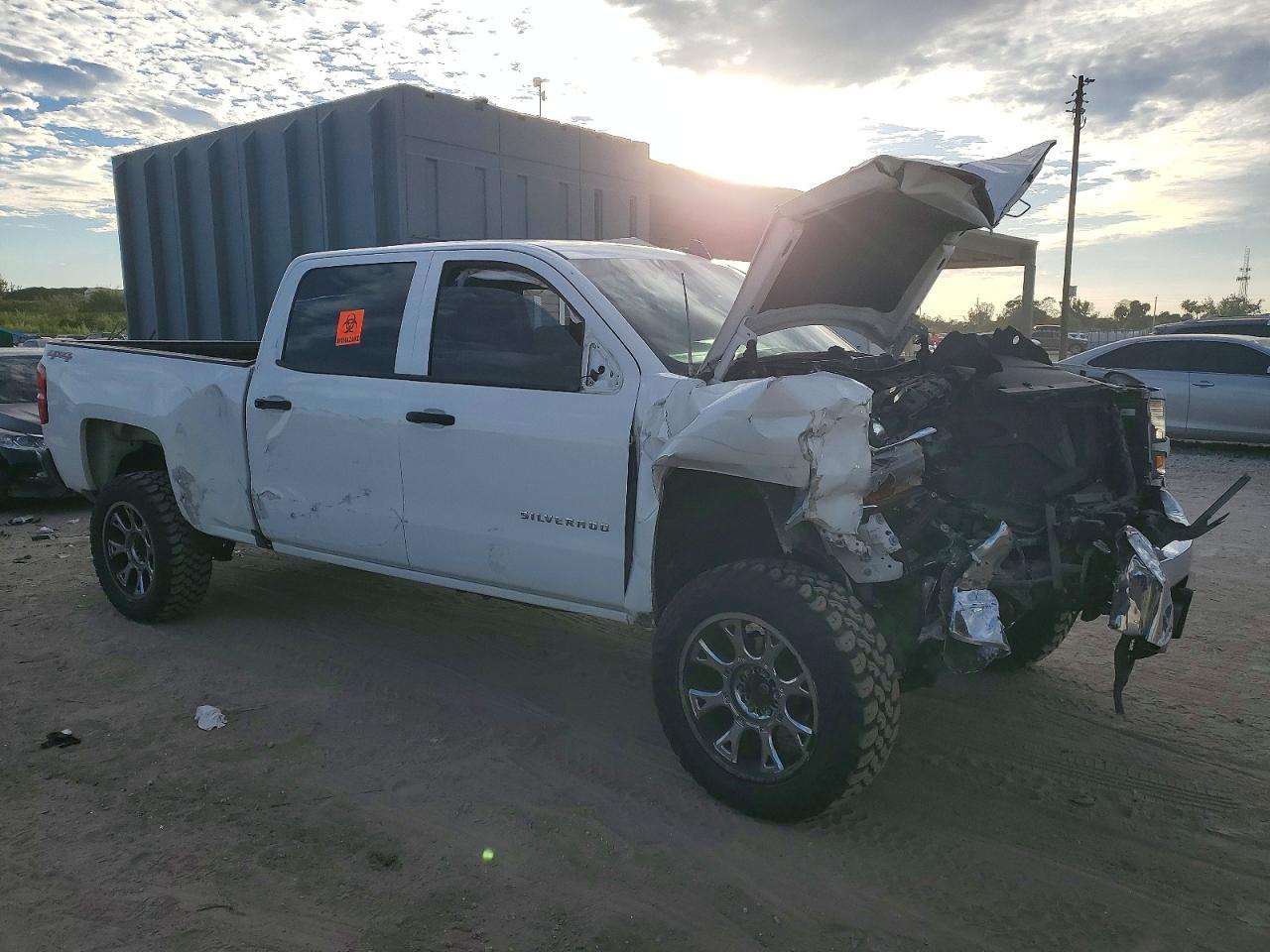 2017 CHEVROLET SILVERADO K1500 photo 4