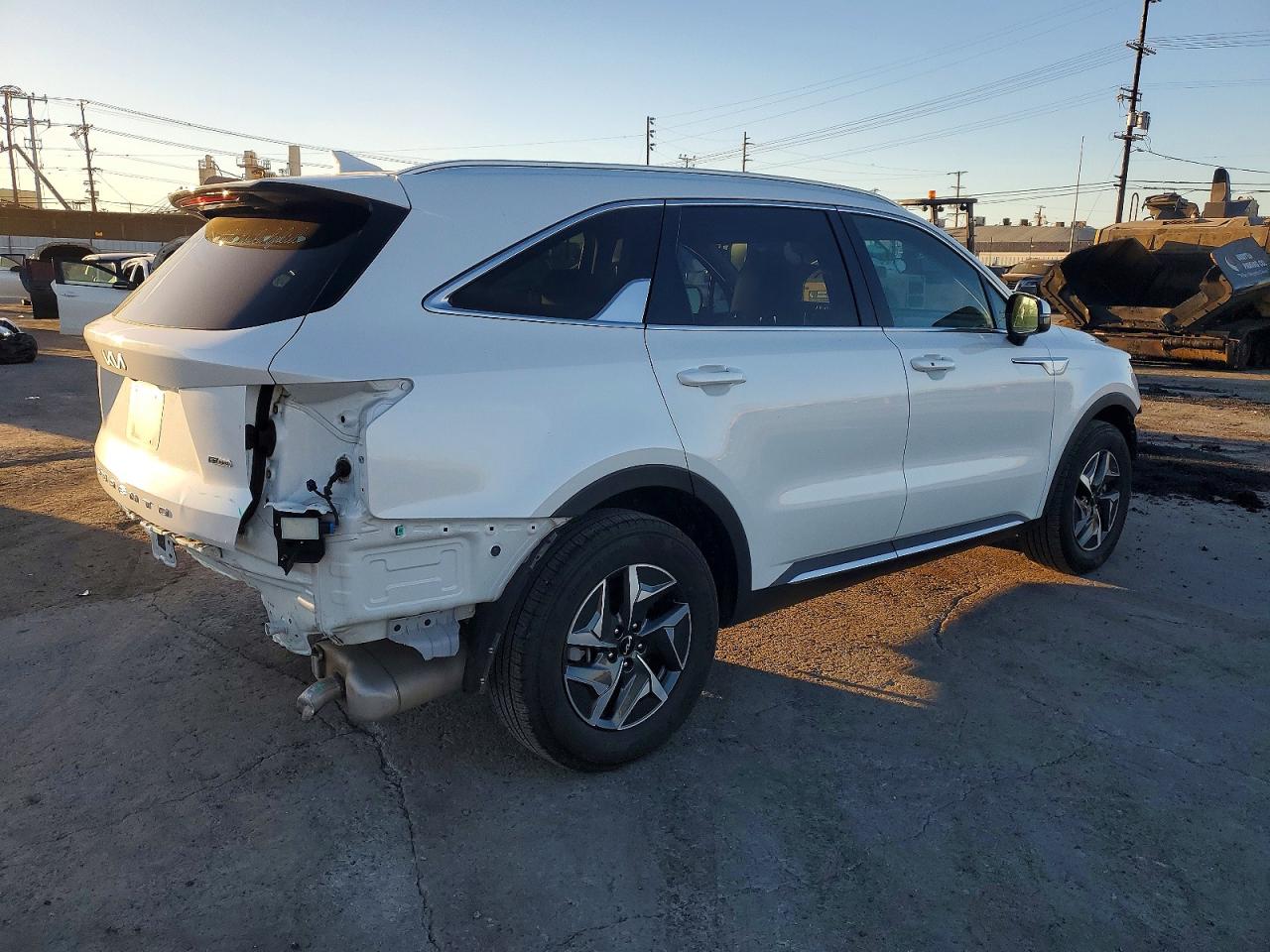 2022 KIA SORENTO S photo 3