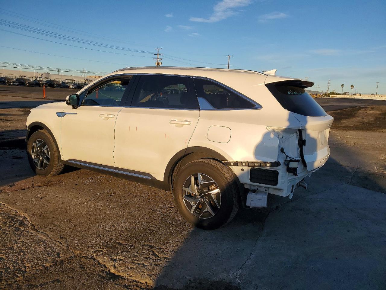 2022 KIA SORENTO S photo 2