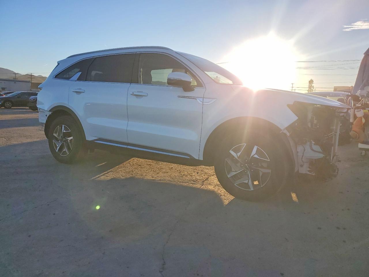 2022 KIA SORENTO S photo 4