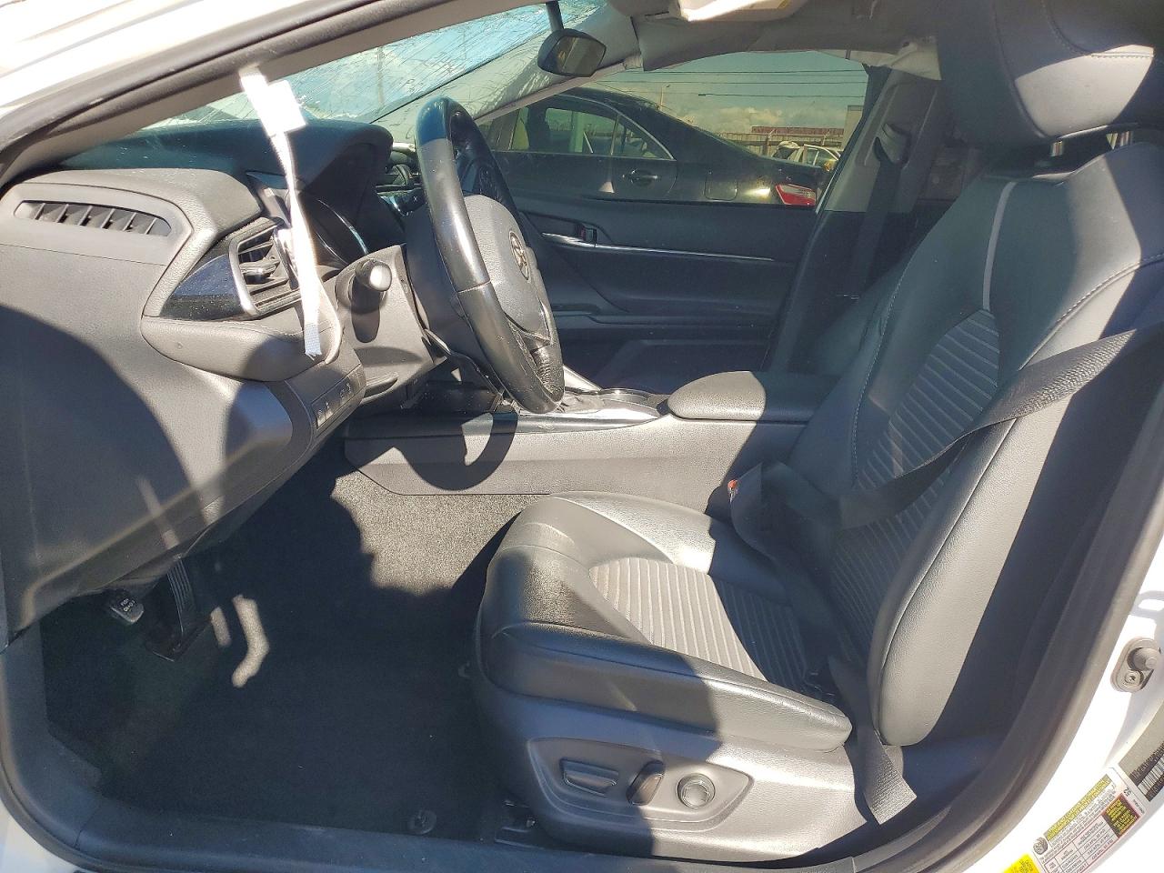 2020 TOYOTA CAMRY SE photo 7