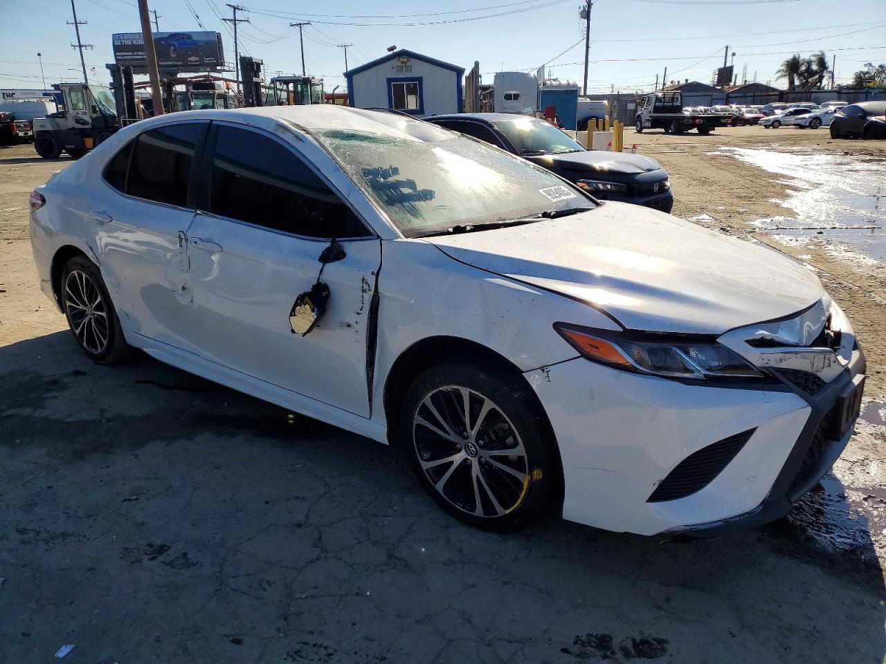 2020 TOYOTA CAMRY SE photo 4