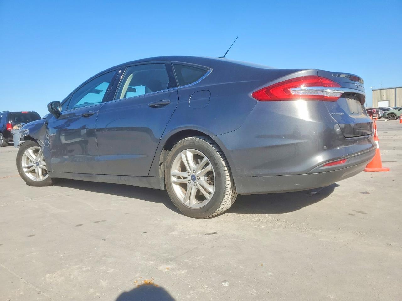 2018 FORD FUSION SE photo 2