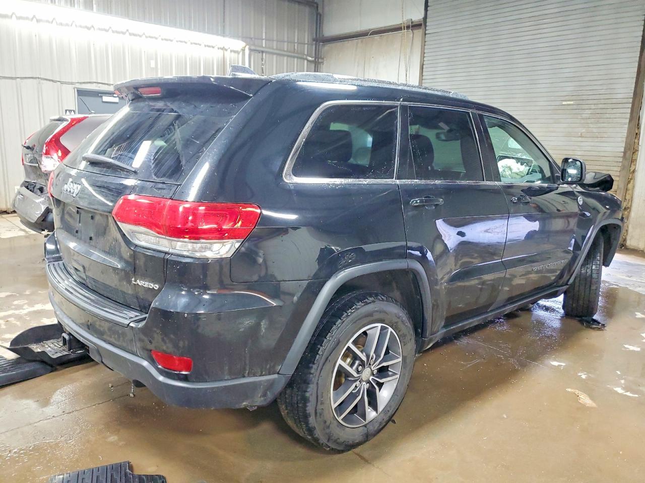 2018 JEEP GRAND CHEROKEE LAREDO photo 3