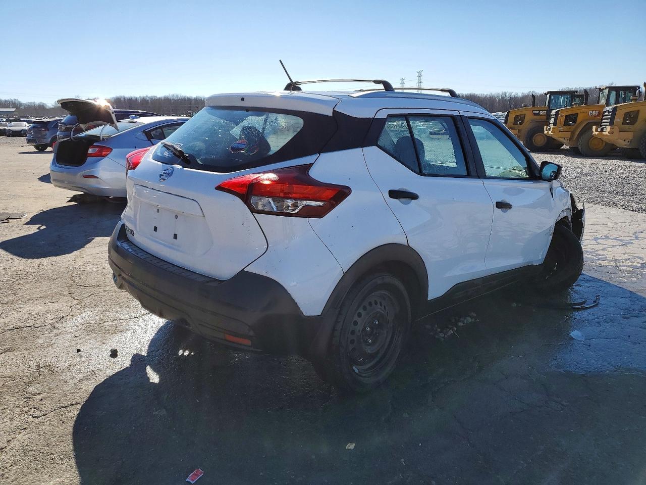 2019 NISSAN KICKS S photo 3