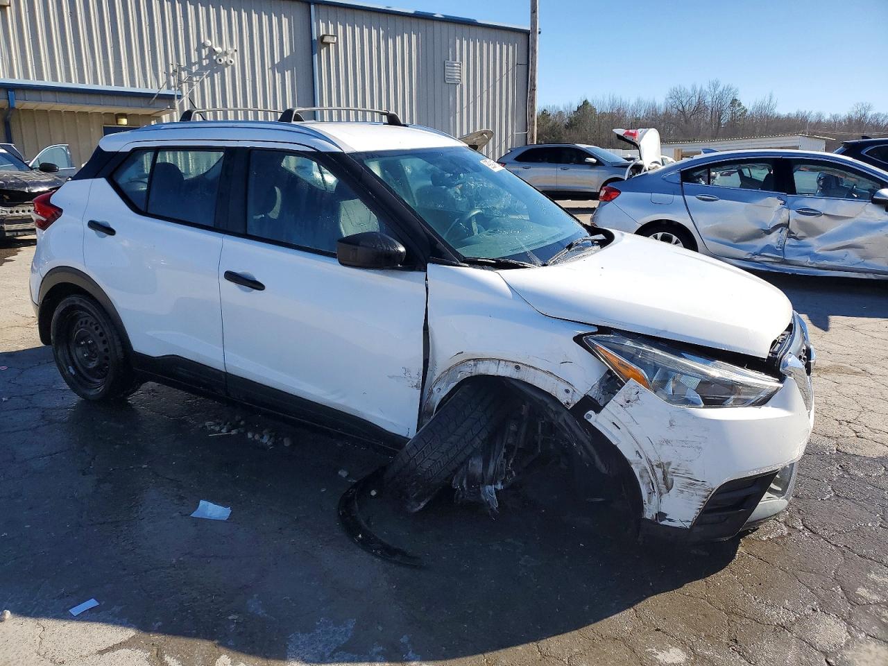 2019 NISSAN KICKS S photo 4