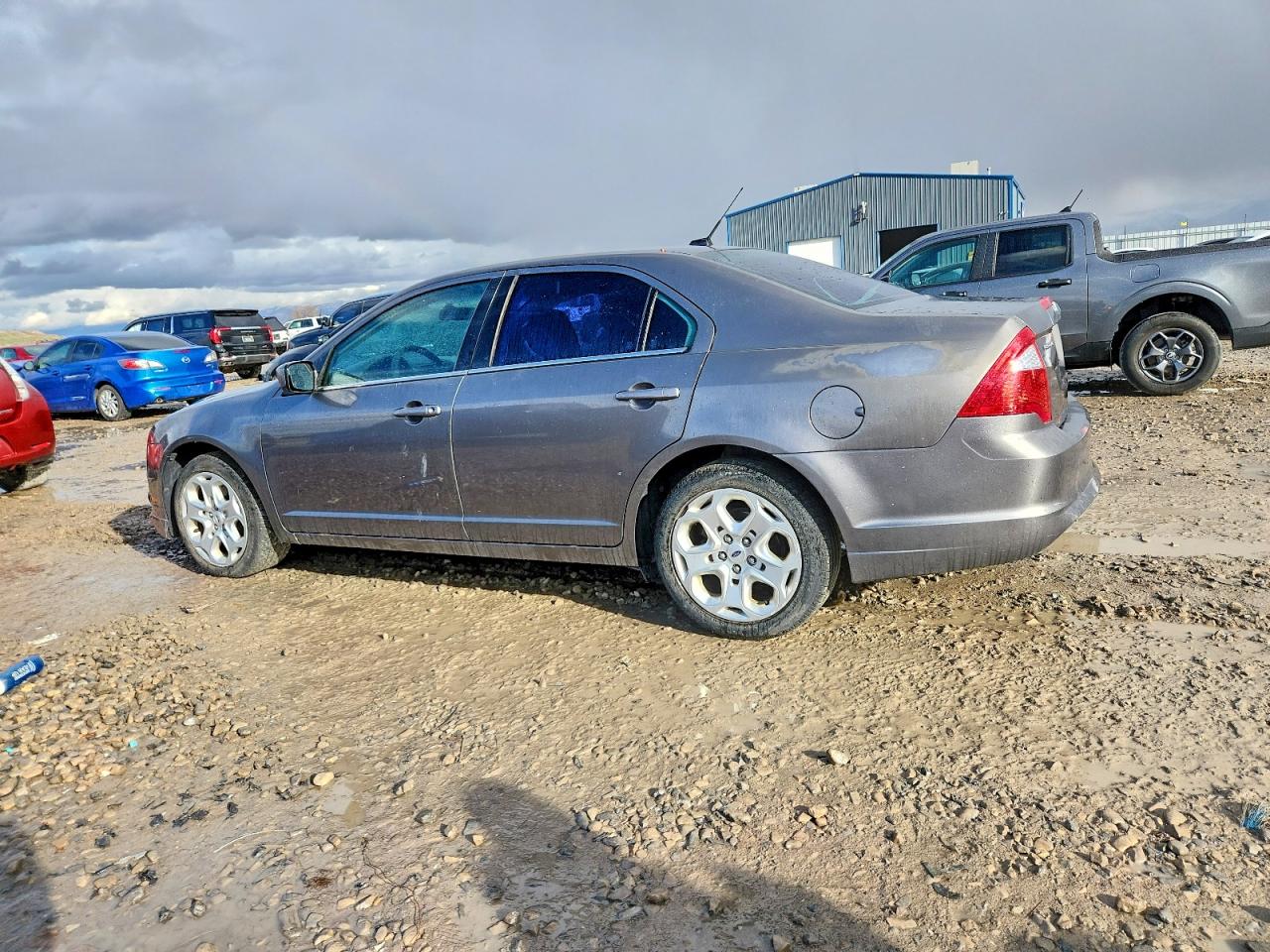 2011 FORD FUSION SE photo 2
