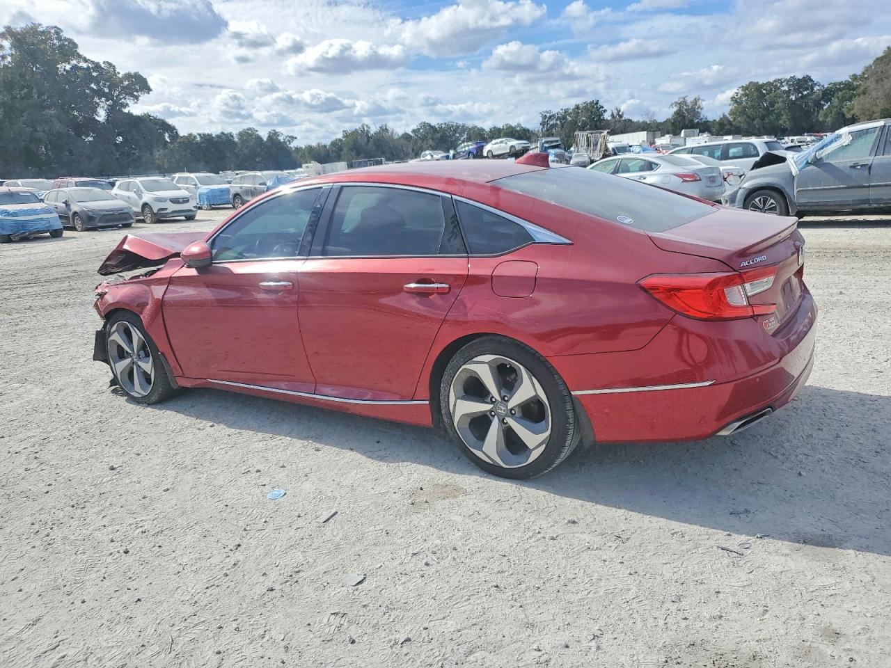 2018 HONDA ACCORD TOURING photo 2