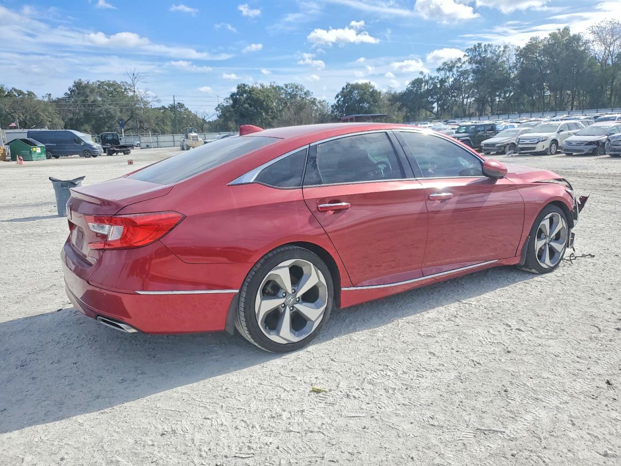2018 HONDA ACCORD TOURING photo 3