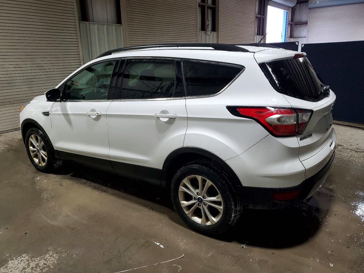 2018 FORD ESCAPE SE photo 2