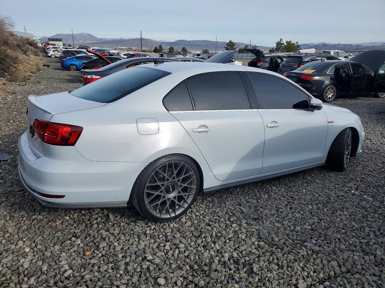 2018 VOLKSWAGEN JETTA GLI photo 7
