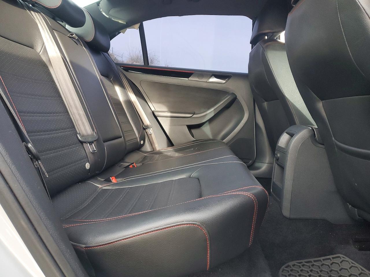 2018 VOLKSWAGEN JETTA GLI photo 28