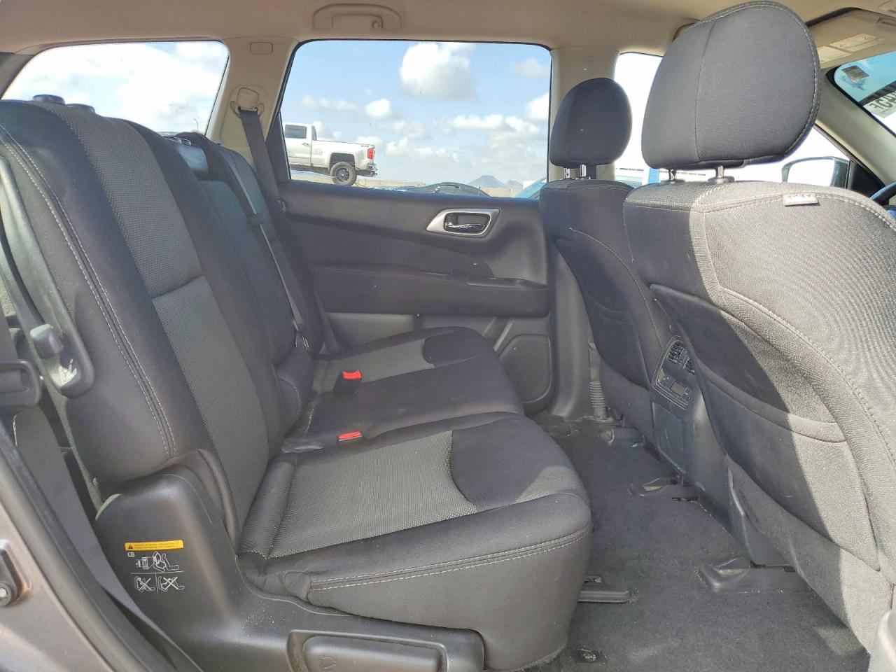 2017 NISSAN PATHFINDER S photo 28