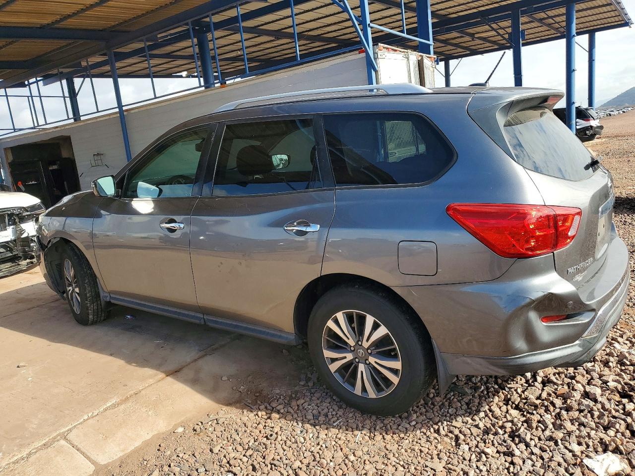 2017 NISSAN PATHFINDER S photo 4