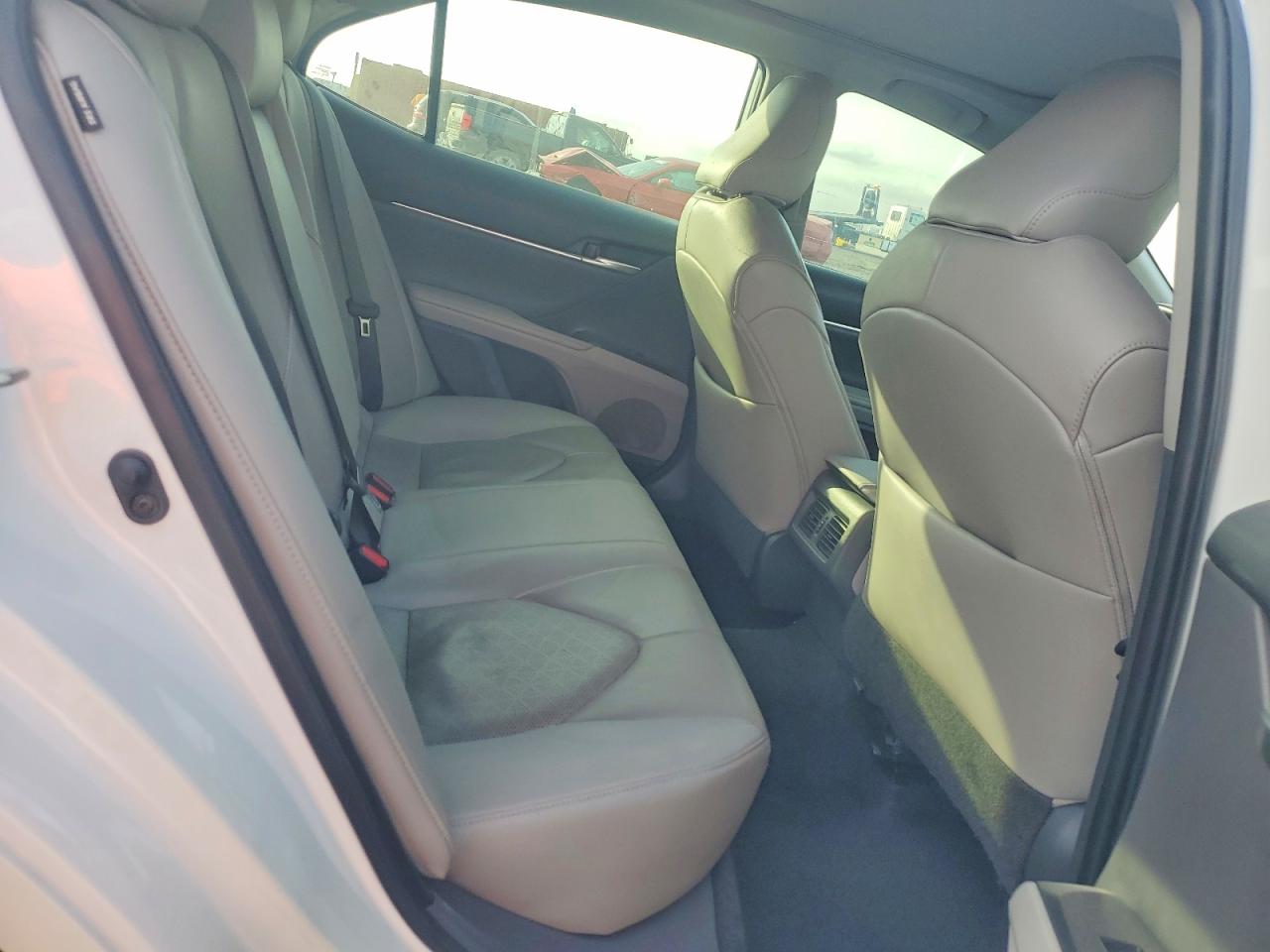 2019 TOYOTA CAMRY XSE photo 19