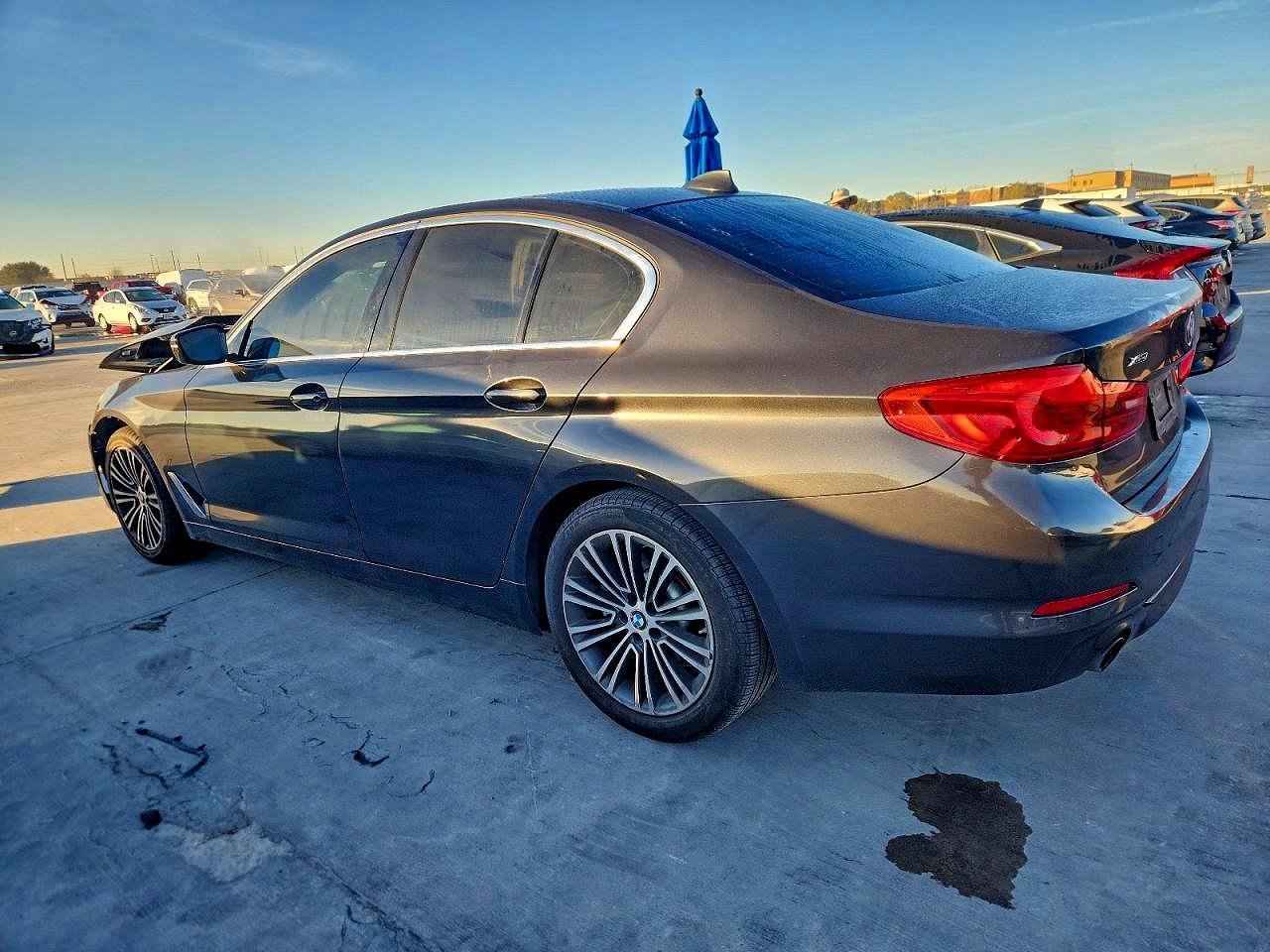 2019 BMW 530 XI photo 3