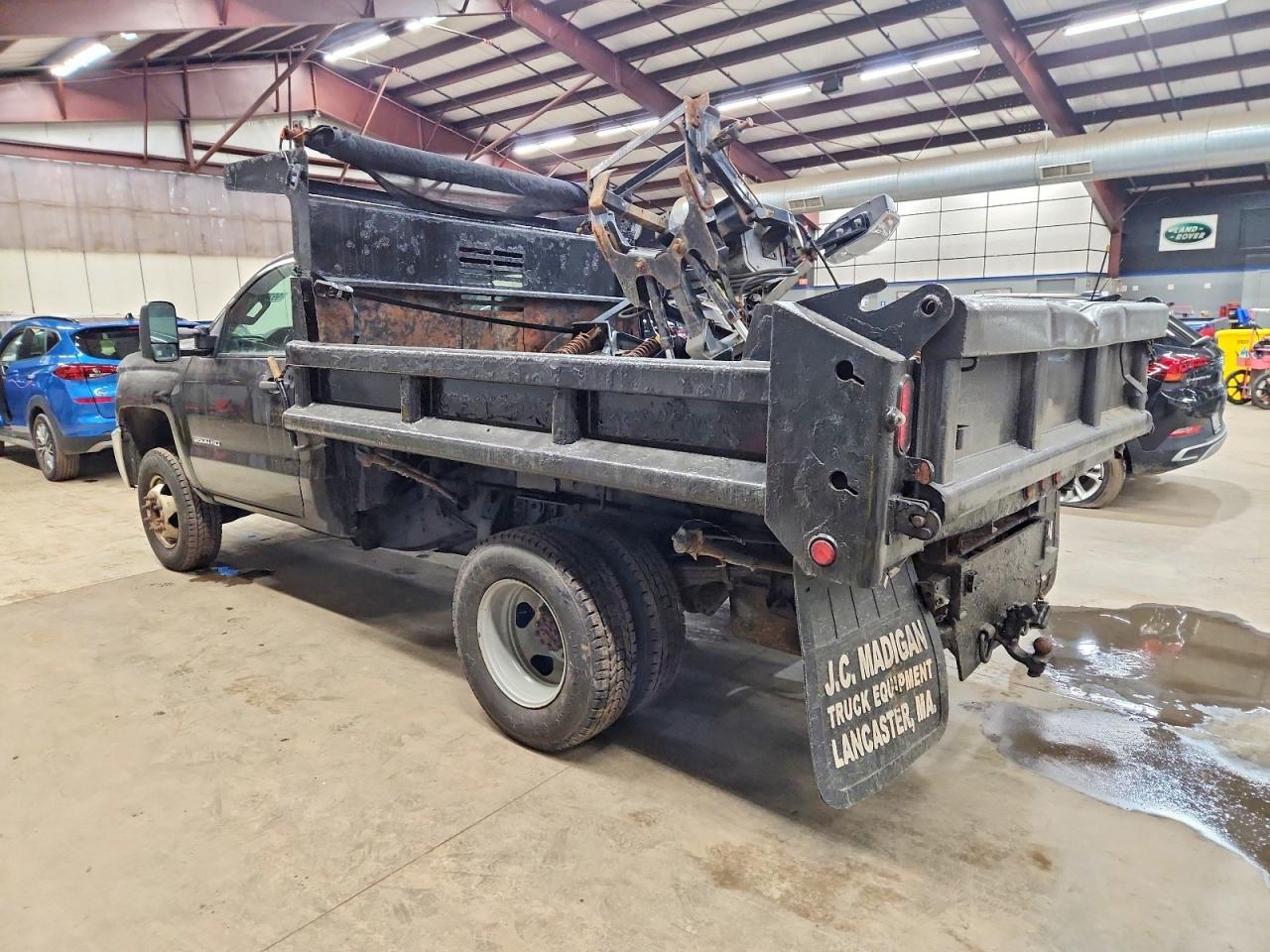 2015 CHEVROLET SILVERADO K3500 photo 2