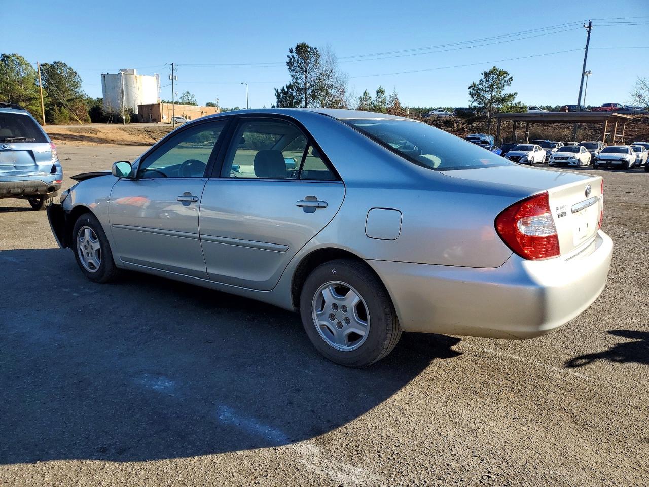 2002 TOYOTA CAMRY LE photo 2