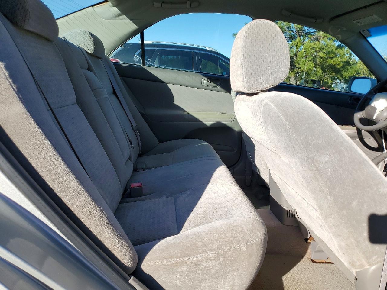 2002 TOYOTA CAMRY LE photo 10