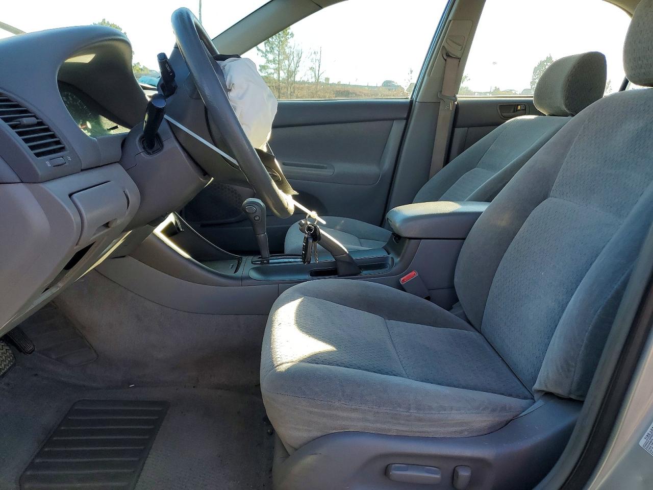 2002 TOYOTA CAMRY LE photo 7