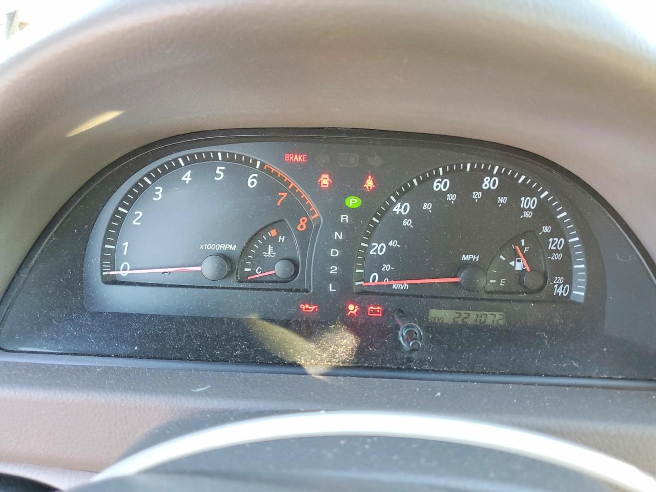 2002 TOYOTA CAMRY LE photo 9