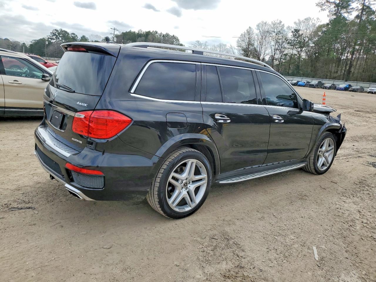 2016 MERCEDES-BENZ GL 550 4MATIC photo 3