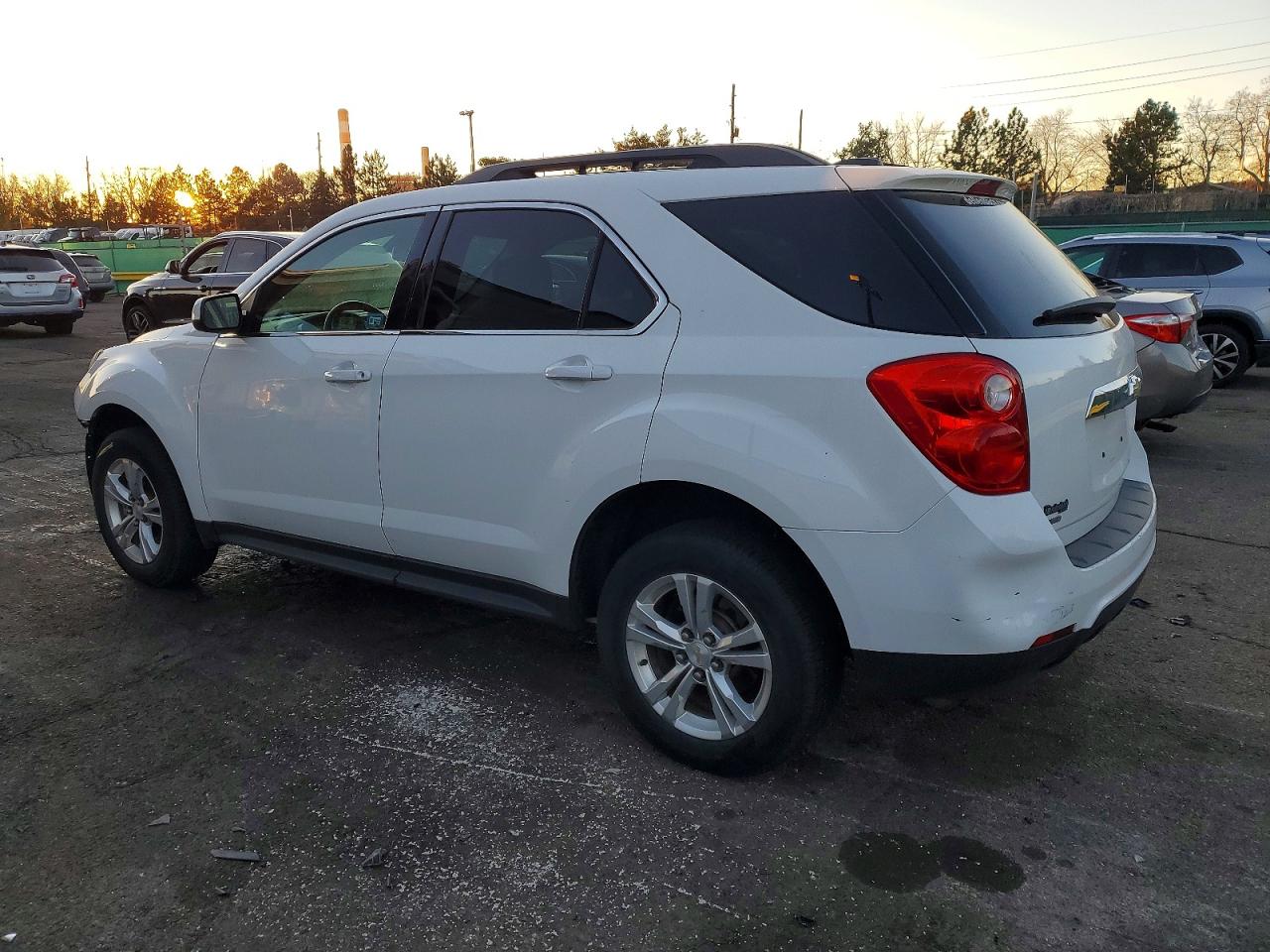 2015 CHEVROLET EQUINOX LT photo 2