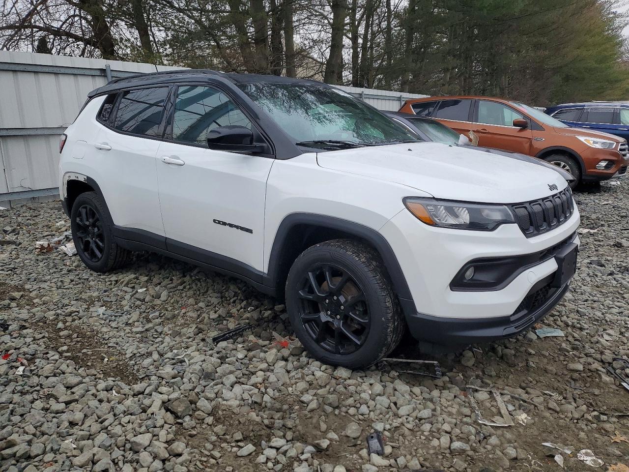 2022 JEEP COMPASS LATITUDE photo 4