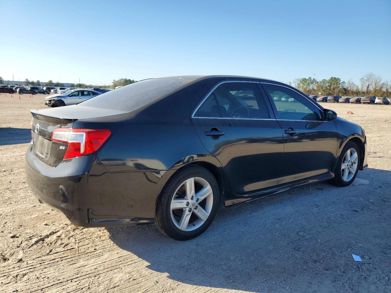 2012 TOYOTA CAMRY BASE photo 3