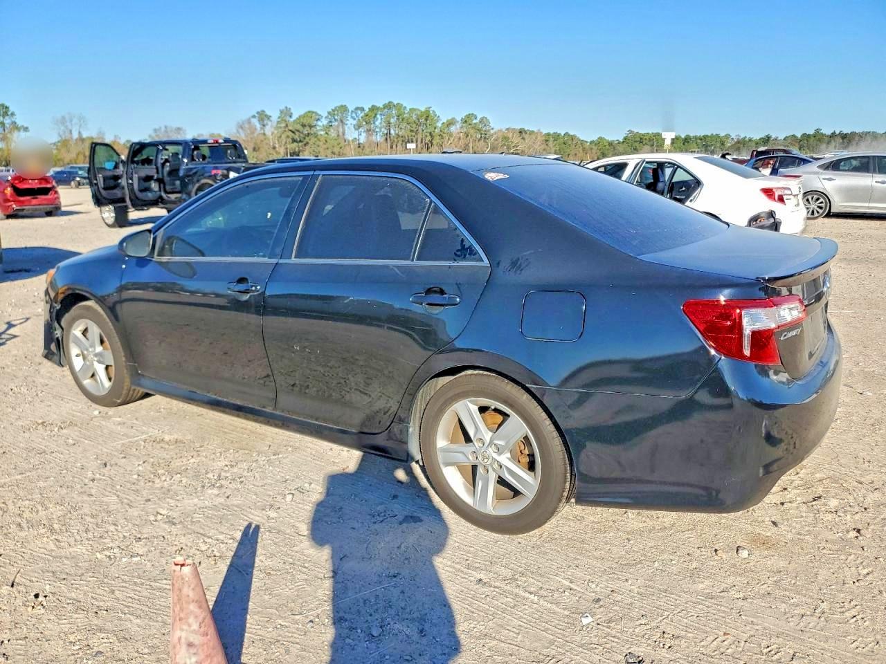 2012 TOYOTA CAMRY BASE photo 2