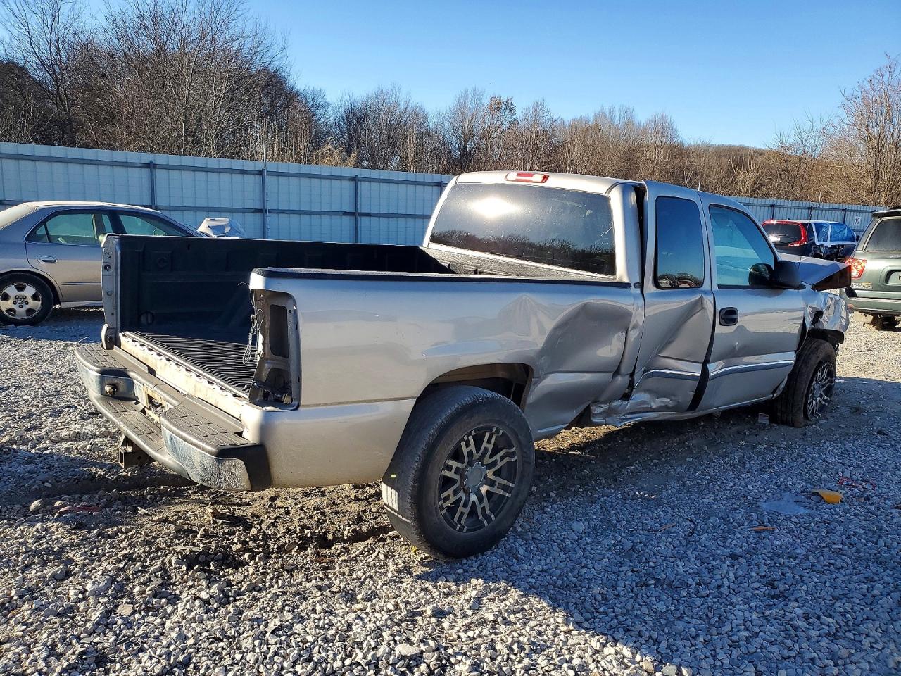 2006 GMC NEW SIERRA C1500 photo 3