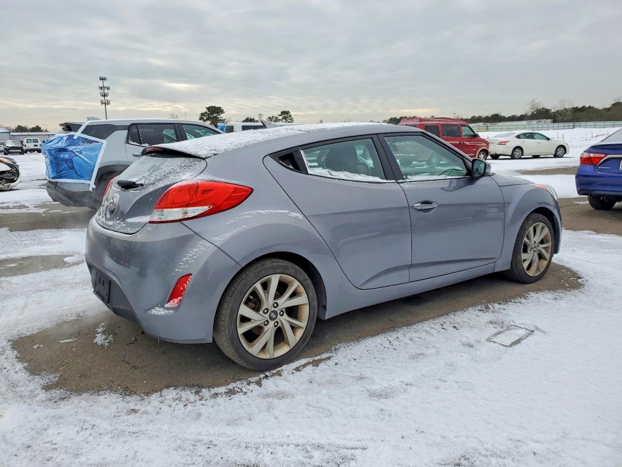 2016 HYUNDAI VELOSTER photo 3