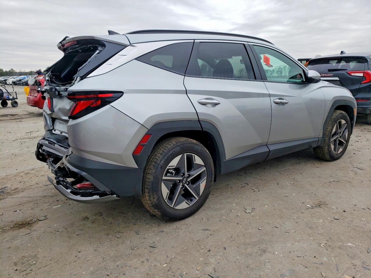 2026 HYUNDAI TUCSON SEL photo 3
