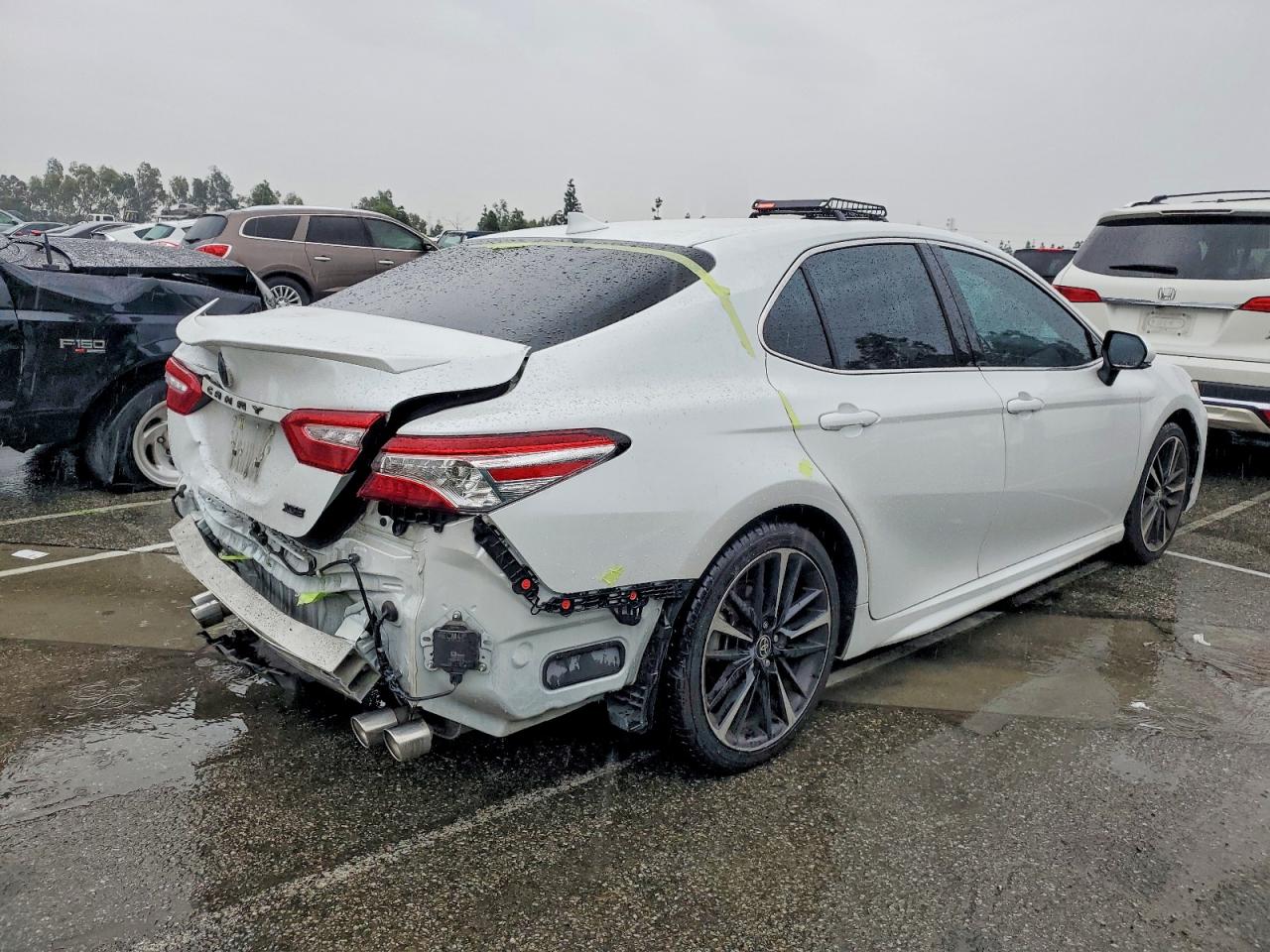 2020 TOYOTA CAMRY XSE photo 3