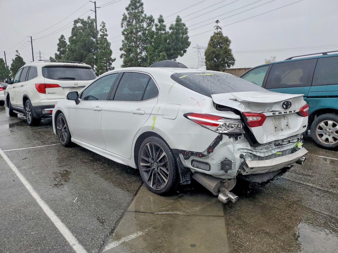 2020 TOYOTA CAMRY XSE photo 2