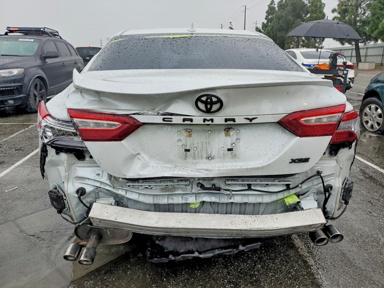 2020 TOYOTA CAMRY XSE photo 6