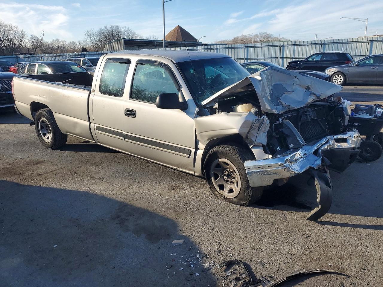 2005 CHEVROLET SILVERADO C1500 photo 4