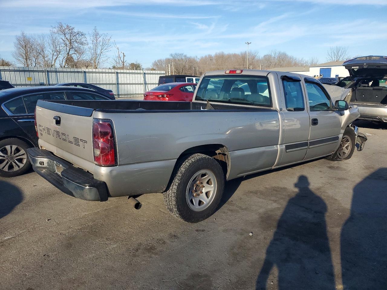 2005 CHEVROLET SILVERADO C1500 photo 3