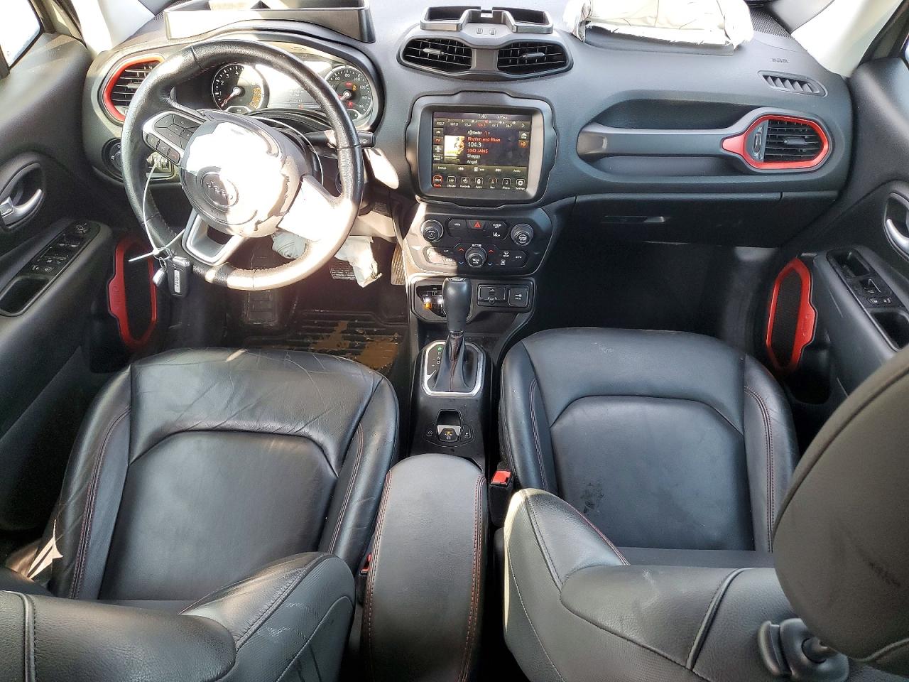 2023 JEEP RENEGADE TRAILHAWK photo 8