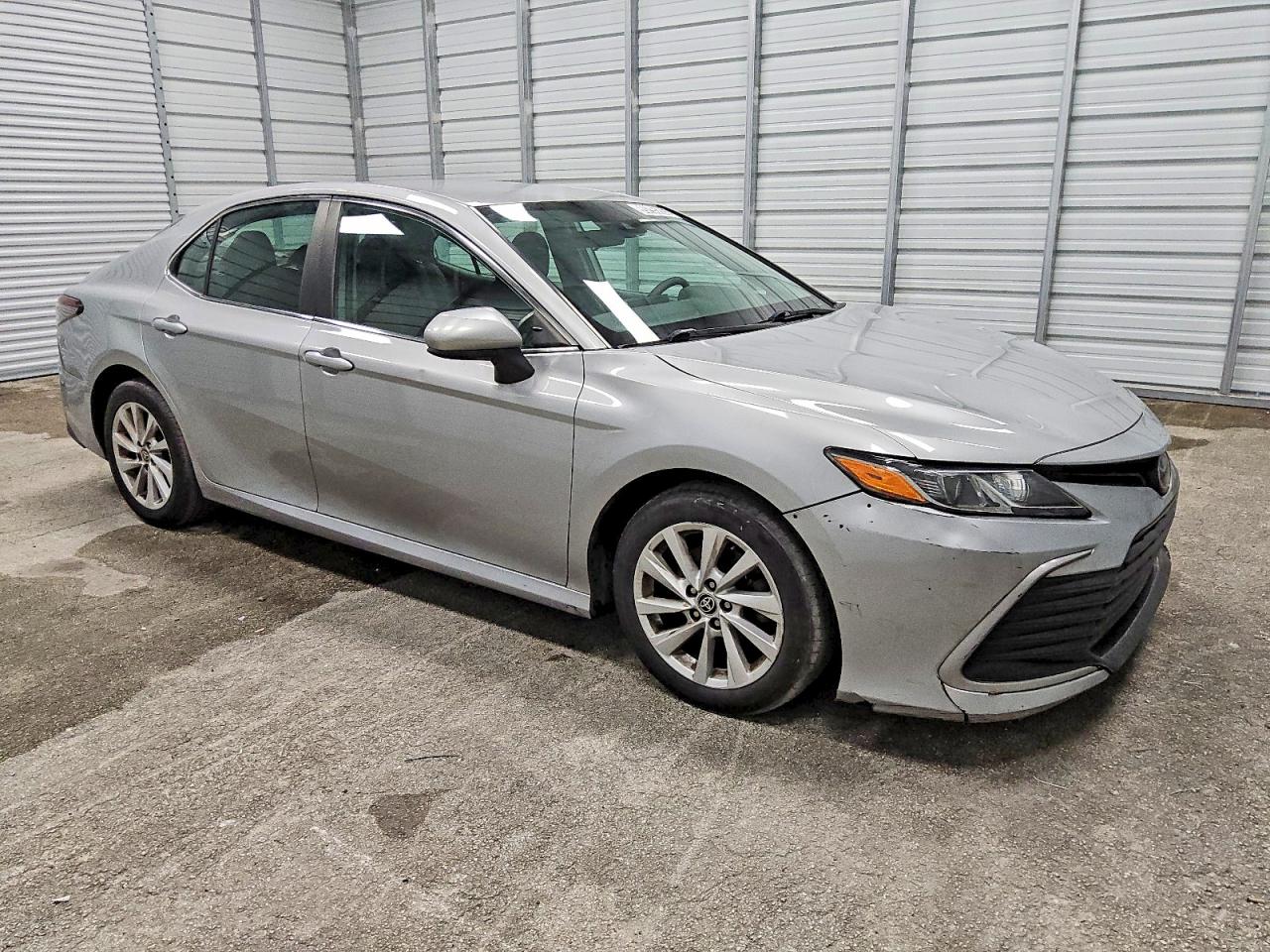 2021 TOYOTA CAMRY LE photo 4