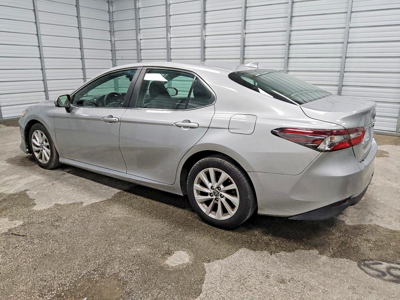 2021 TOYOTA CAMRY LE photo 2