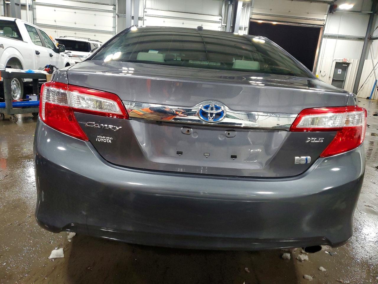 2014 TOYOTA CAMRY HYBRID photo 6