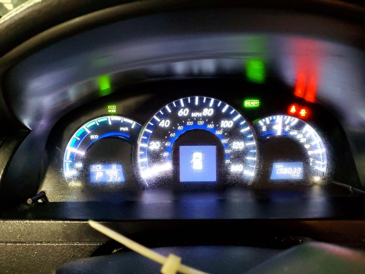 2014 TOYOTA CAMRY HYBRID photo 9