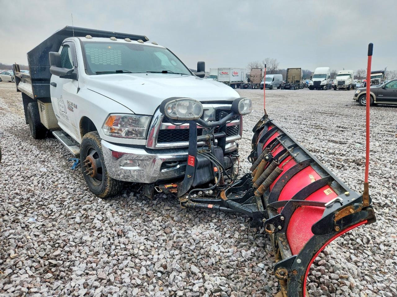 2018 RAM 3500 DUMP TRUCK photo 4