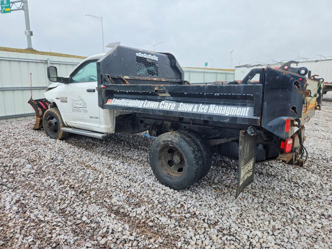 2018 RAM 3500 DUMP TRUCK photo 2