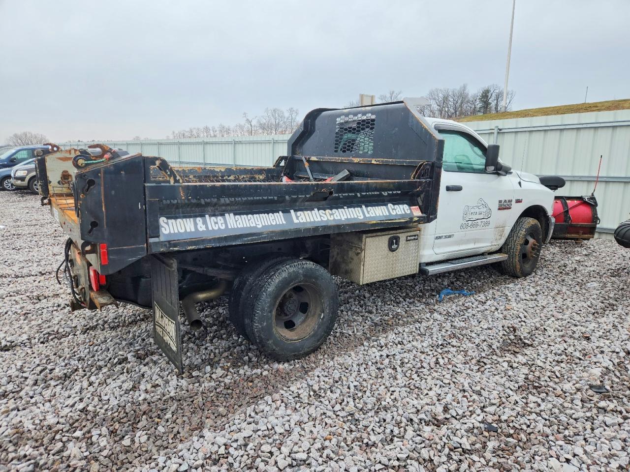 2018 RAM 3500 DUMP TRUCK photo 3