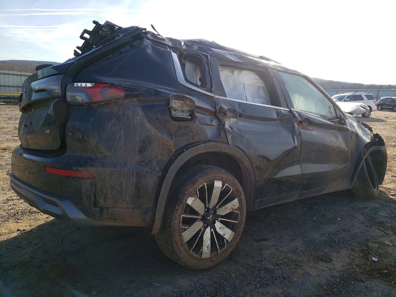2025 MITSUBISHI OUTLANDER SE photo 3