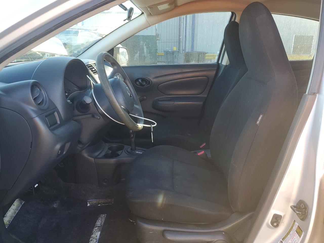2012 NISSAN VERSA S photo 7